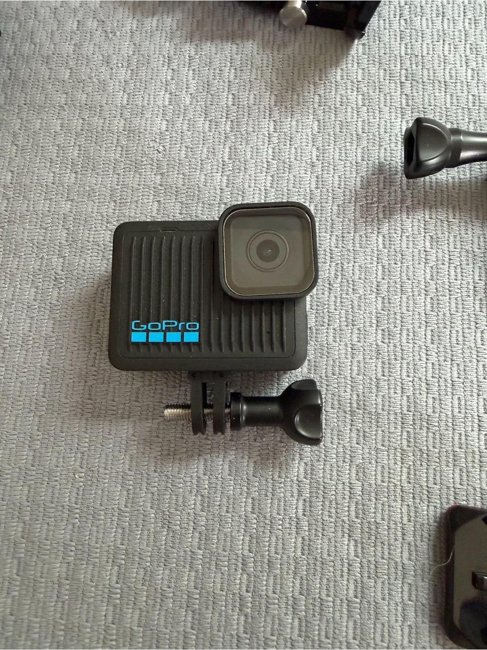 GoPro Hero - waterproof action camera w ultra HD video, 12 MP photo, touchscreen